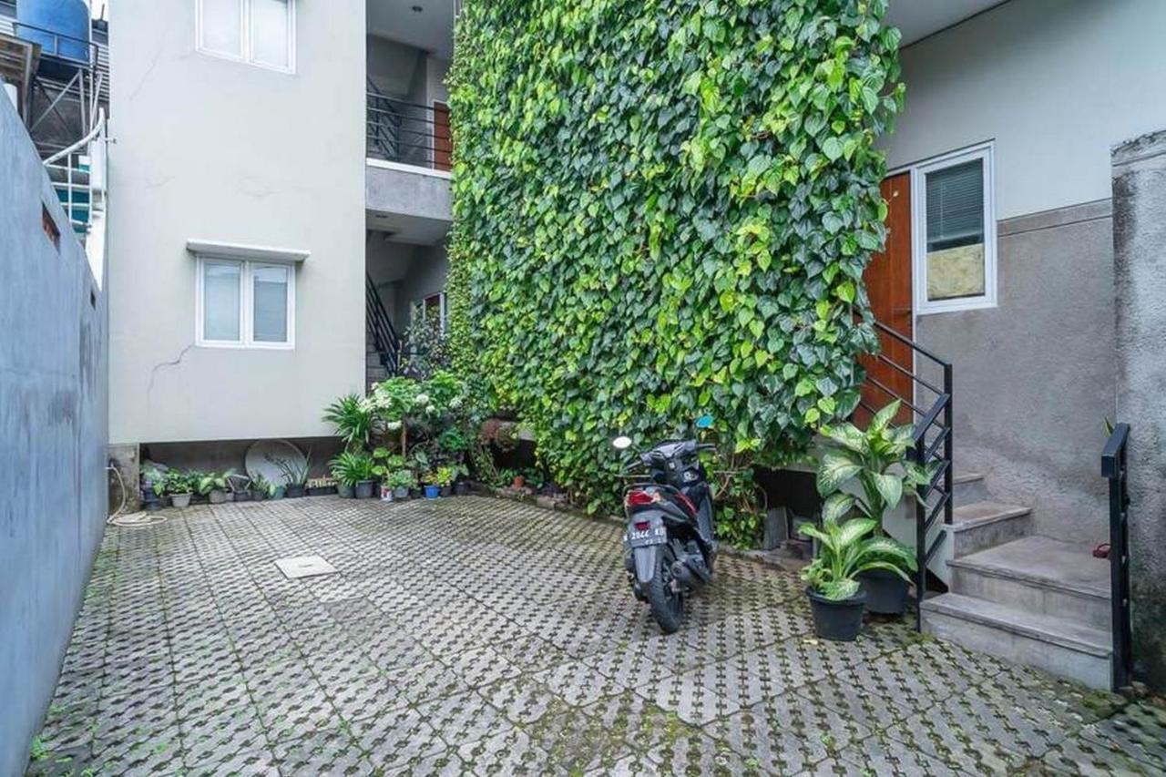 Hotel Koolkost Near Pasar Slipi Jaya Jakarta